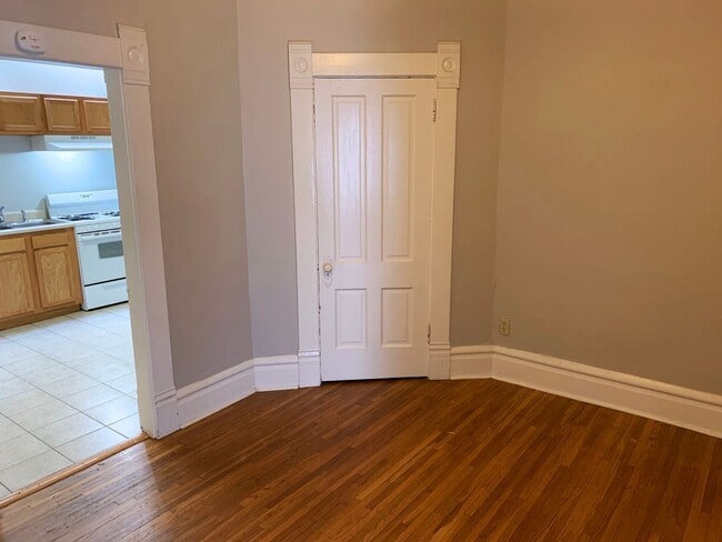 Building Photo - 248 1/2 W 5th Ave