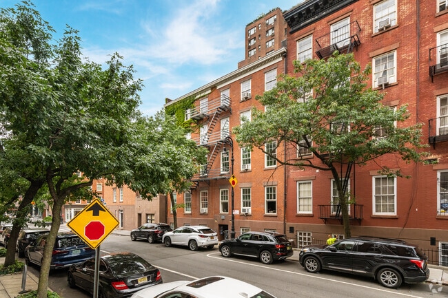 Building Photo - 815 Greenwich St