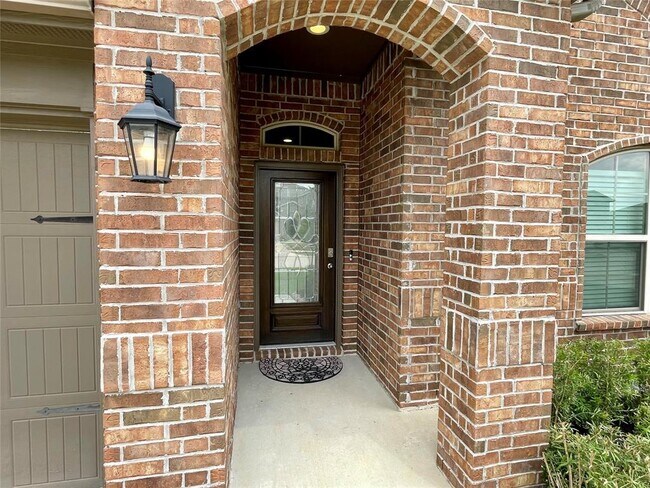 Building Photo - 18326 Pin Oak Lake Dr