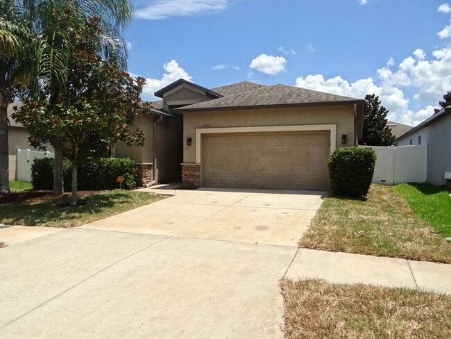 Building Photo - 4 bed, 3ba, 2 car garage home in Summerfield