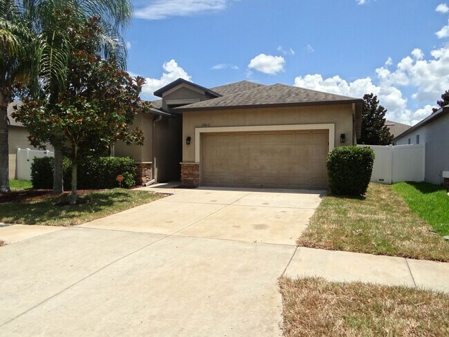 Foto del edificio - 4 bed, 3ba, 2 car garage home in Summerfield