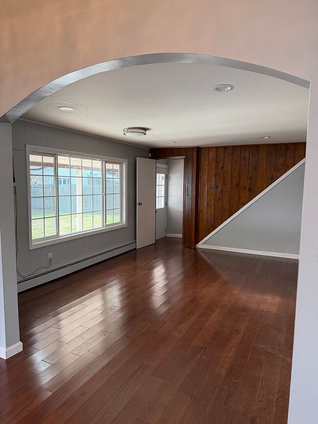 Building Photo - 168 Horn Ln