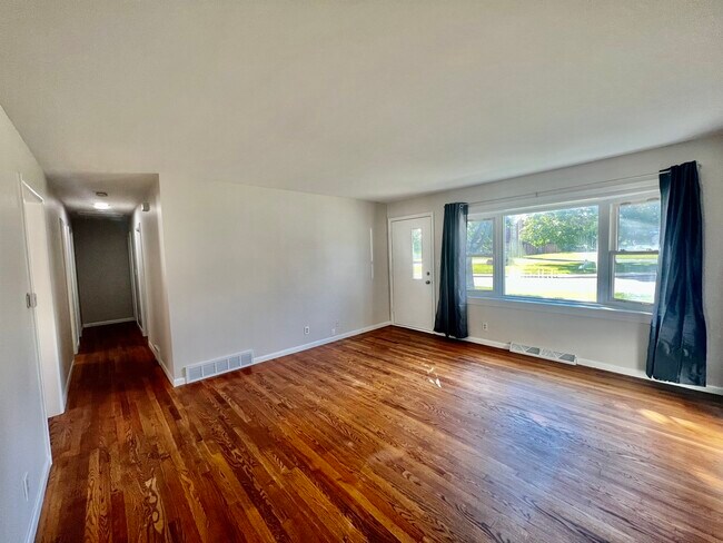 Building Photo - 11 N Cherrytree Ct