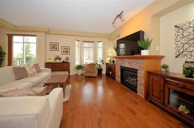 Photo du bâtiment - 20738-20784 84 Ave