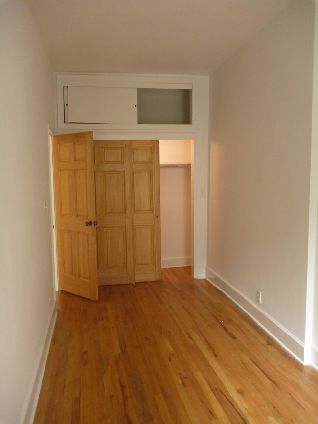 Building Photo - 327 East 52nd Street
