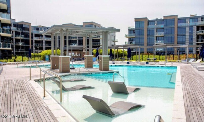 Building Photo - 15 Morris Ave