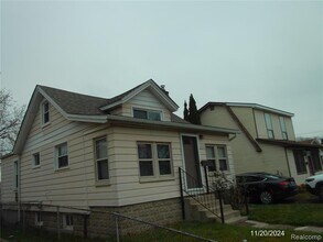 Building Photo - 26060 Clancy St