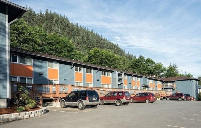 Foto del edificio - 1717 Douglas Hwy