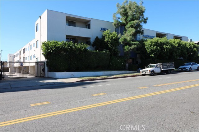 Foto principal - 6251 Coldwater Canyon Ave