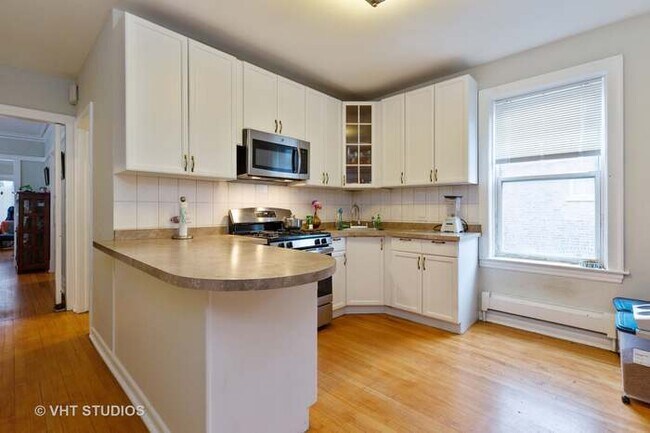 Foto del edificio - 3405 N Hamlin Ave