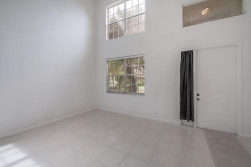 Foto del edificio - 102 Hidden Hollow Dr