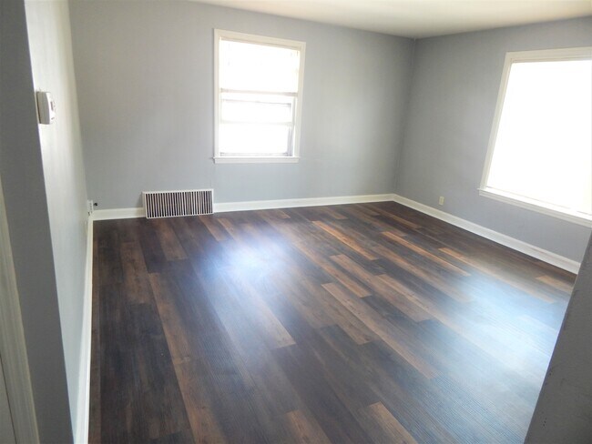 Living Room - 3927 N 60th St