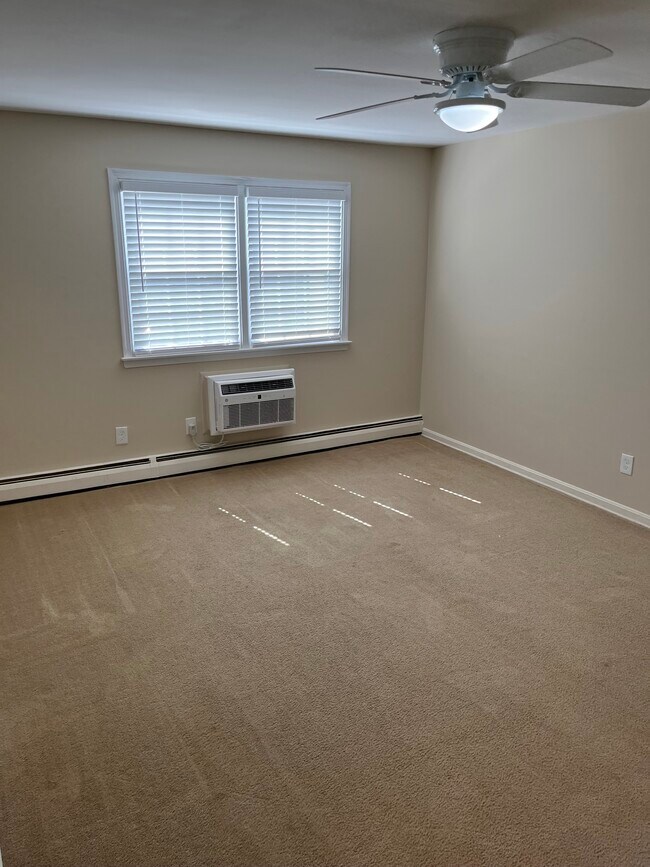 Primary bedroom - 403 S Main Street