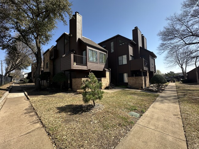 Building Photo - 1700 Baird Farm Cir