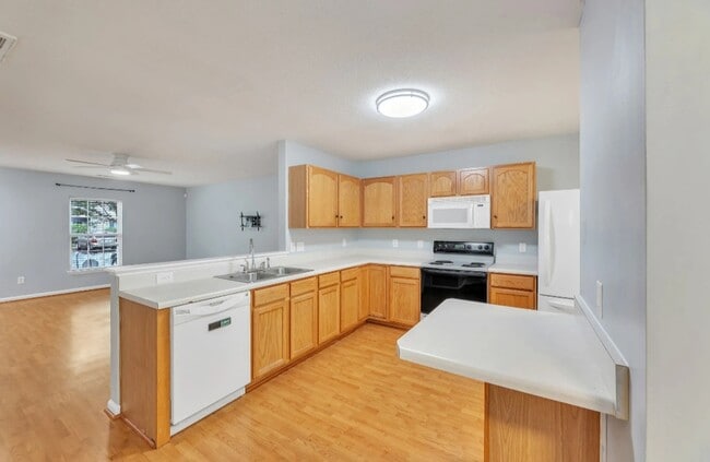 Building Photo - 3349 Tarleton W