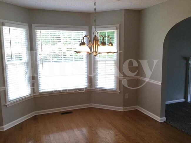 Foto del edificio - 8130 Stonebrook Dr