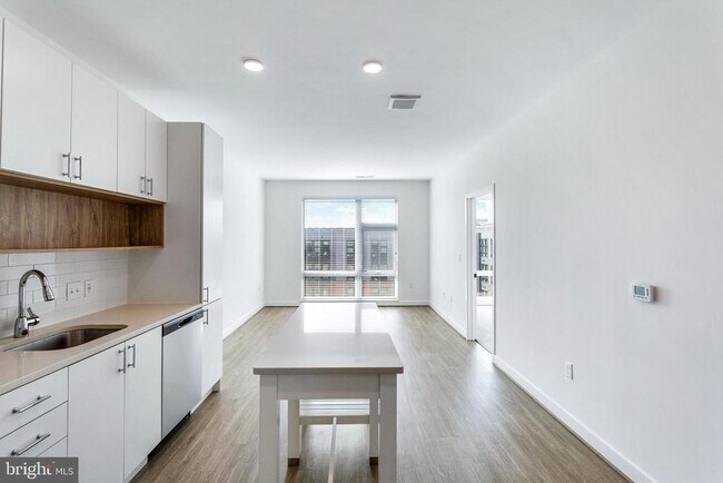 Foto del edificio - 1215 N Fayette St