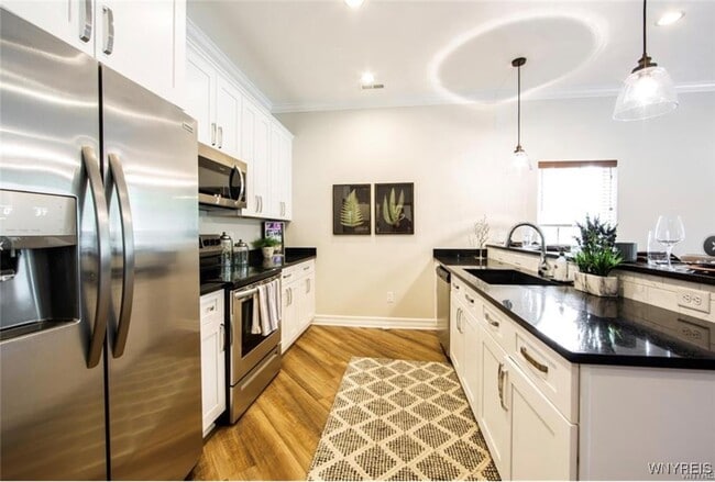 Foto del edificio - 5281-5287 Chestnut Ridge Rd