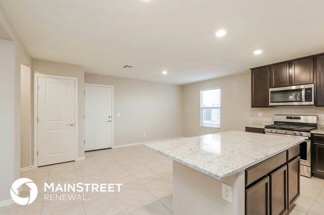 Foto del edificio - 8235 W Albeniz Pl