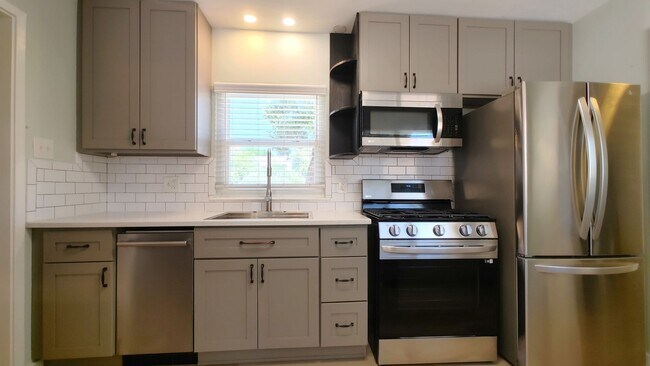 Foto del edificio - Charming 2 Bedroom House in the SE!