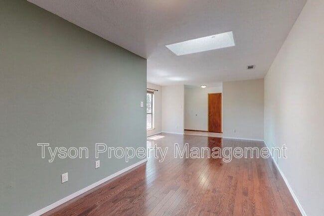 Building Photo - 7305 Mayflower Rd NE
