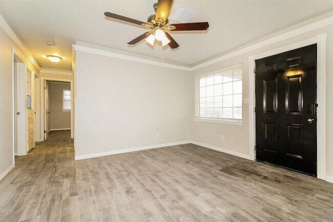 Foto del edificio - 800 Plaza Dr