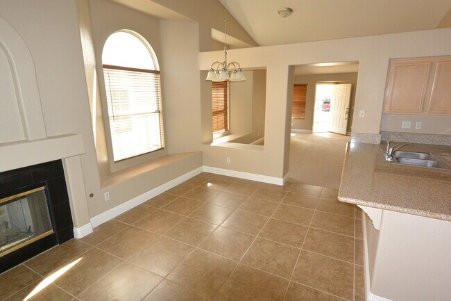 Building Photo - SINGLE STORY 3 BED 2 BATH 3 CAR GARAGE IN ...