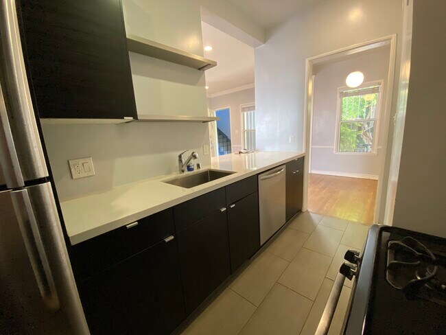 Foto del edificio - 644 N Gardner St