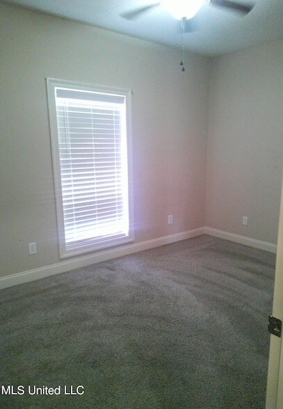Foto del edificio - 141 Creekside Dr