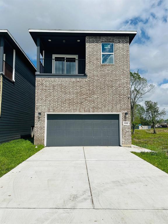 Foto principal - 5311 Groveton St