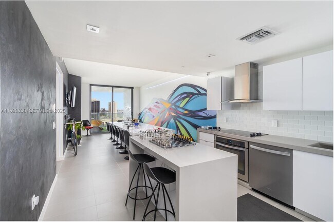 Building Photo - 1600 NE 1st Ave