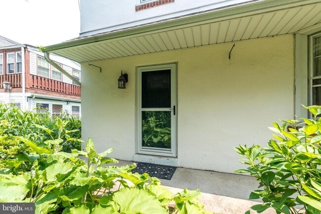 Building Photo - 3279 Susquehanna Rd