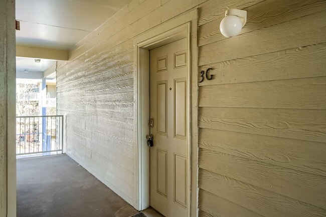 Building Photo - Two Bedroom Condo in Westminster
