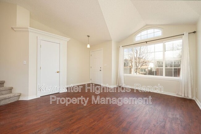 Building Photo - 595 S Lindsey St