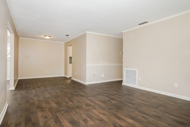 Building Photo - 916 Northern Oaks Terrace