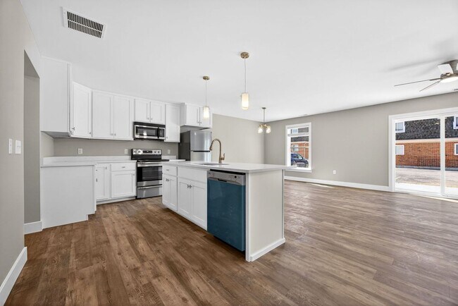 Building Photo - 624 Westwoods Rd