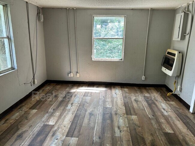 Foto del edificio - 225 N 3rd St