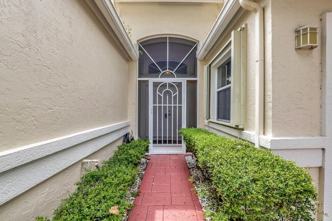 Foto del edificio - 12659 Majestic Isles Dr