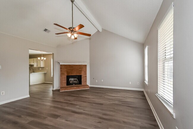 Foto del edificio - 6650 Black Oak Dr
