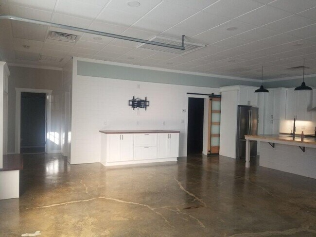 Foto del edificio - 6047 Wayne Memorial Dr