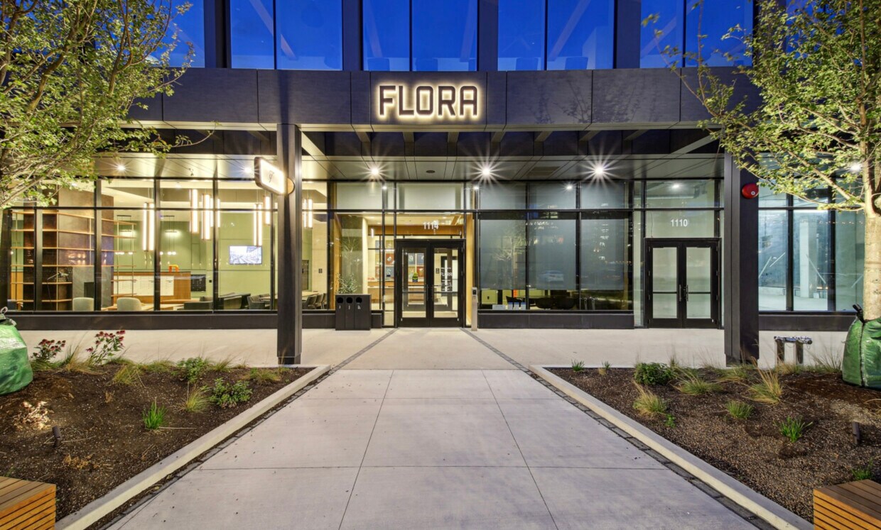 Foto principal - 1114 W Carroll Ave