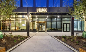 Building Photo - 1114 W Carroll Ave