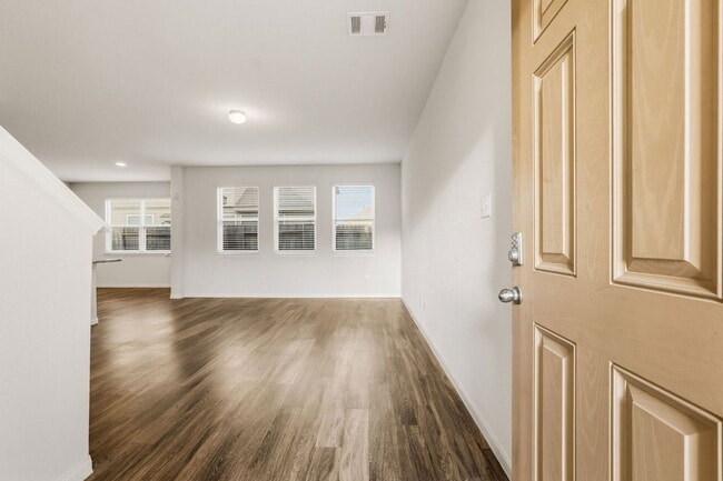 Building Photo - 5758 Manning Crk Trl