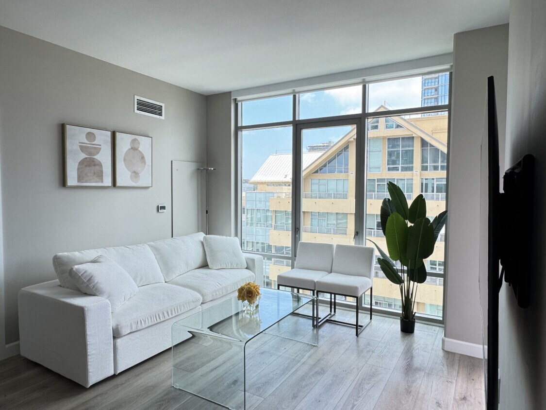 Foto principal - 425 W Beech St