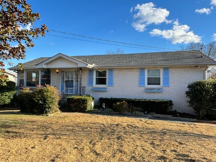 Primary Photo - North Nashville retro home with large lot!