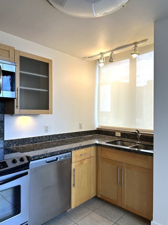 Building Photo - Keola La'i - Pet Friendly 1BR/1BA/1PK