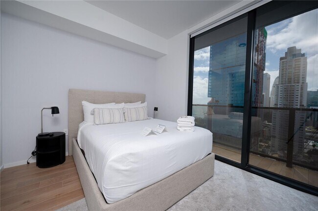 Foto del edificio - 398 NE 5th St