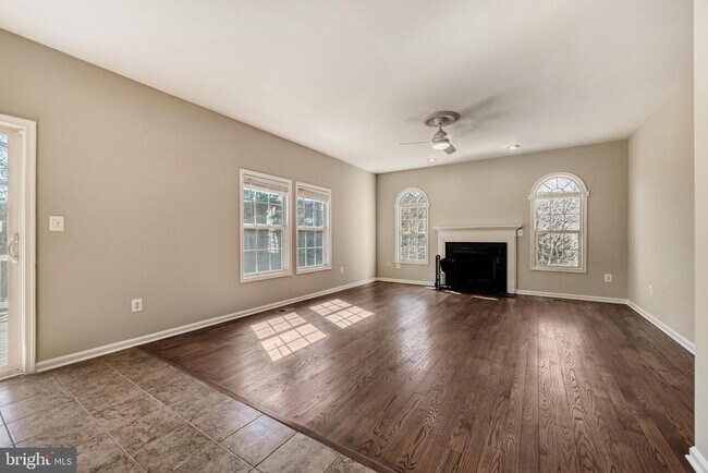 Foto del edificio - 8375 Mitzy Ln