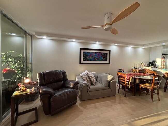 Foto del edificio - Fully Furnished Executive Condo Rental 2br/2ba/1pkg - Waikiki