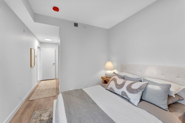 Building Photo - 2515 Hackett Crescent